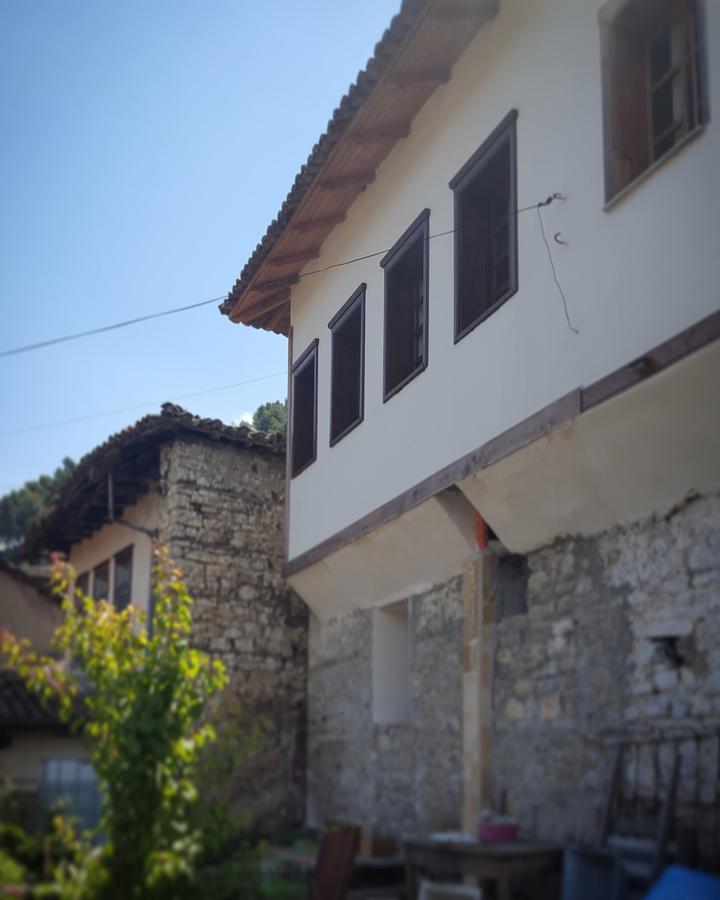Dhimitri'S Guest House Berat Exterior photo