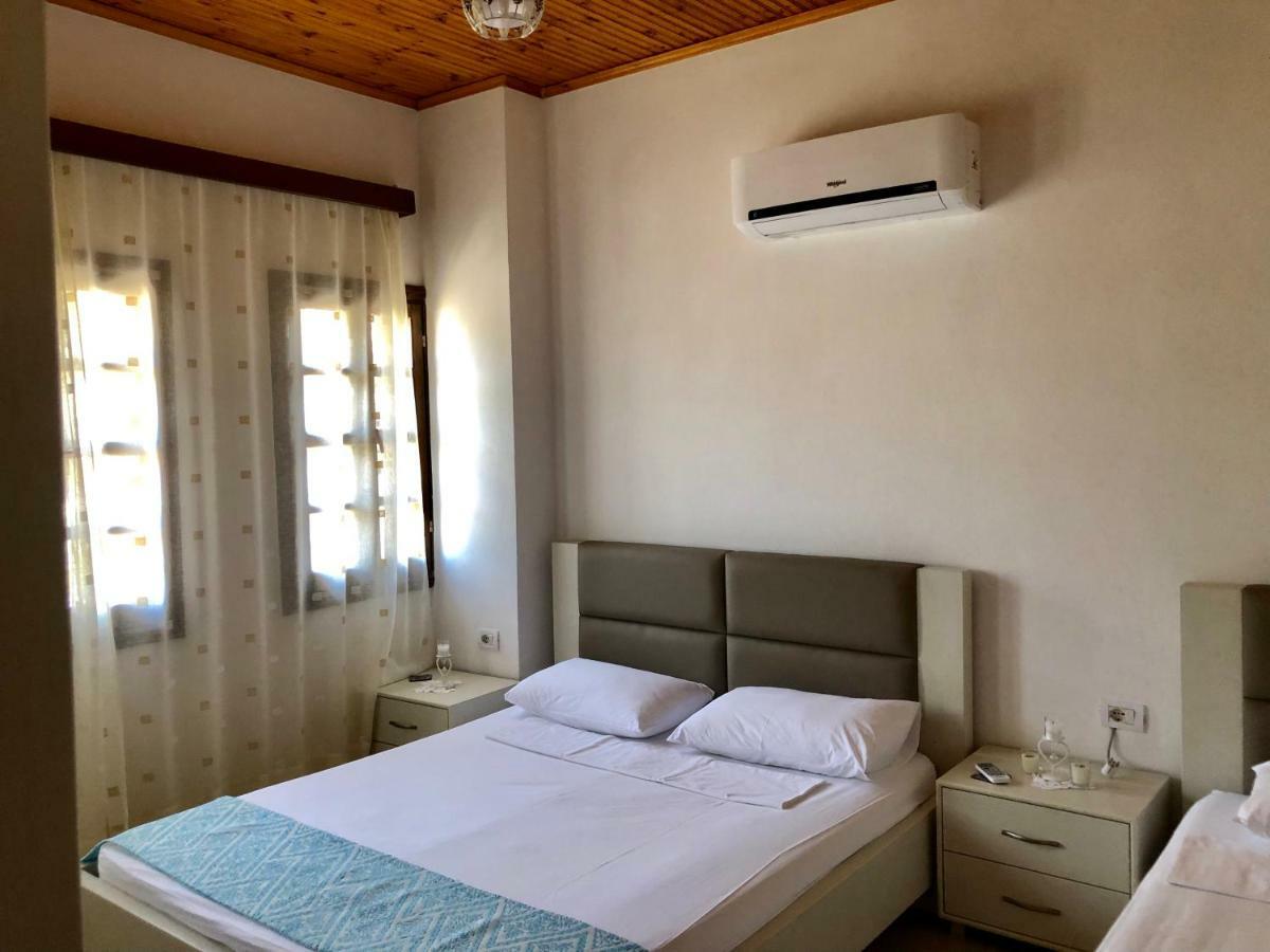 Dhimitri'S Guest House Berat Exterior photo